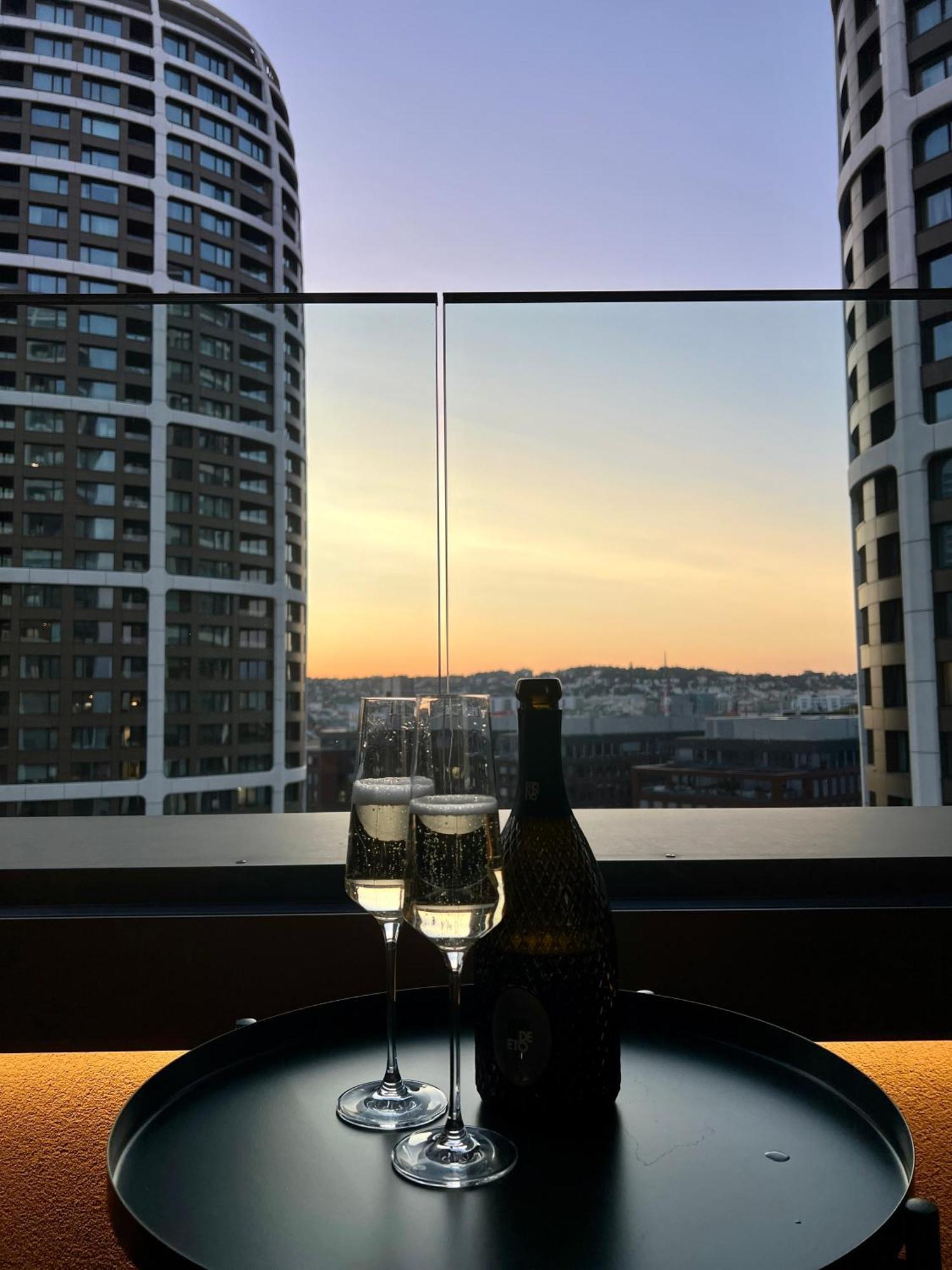 Cloud 9 Sky Park Elegance - Brand New With Stunning Views *