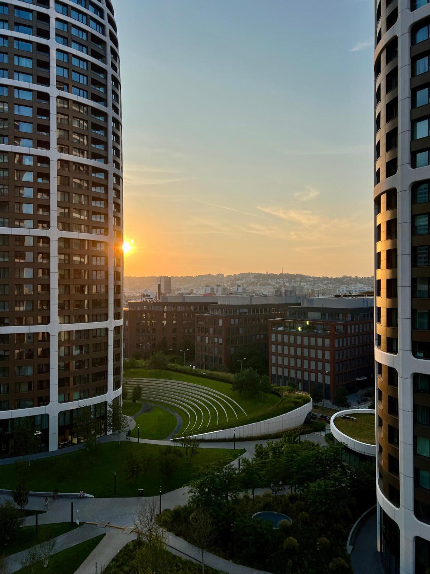 Apartment Cloud 9 Sky Park Elegance - Brand New With Stunning Views