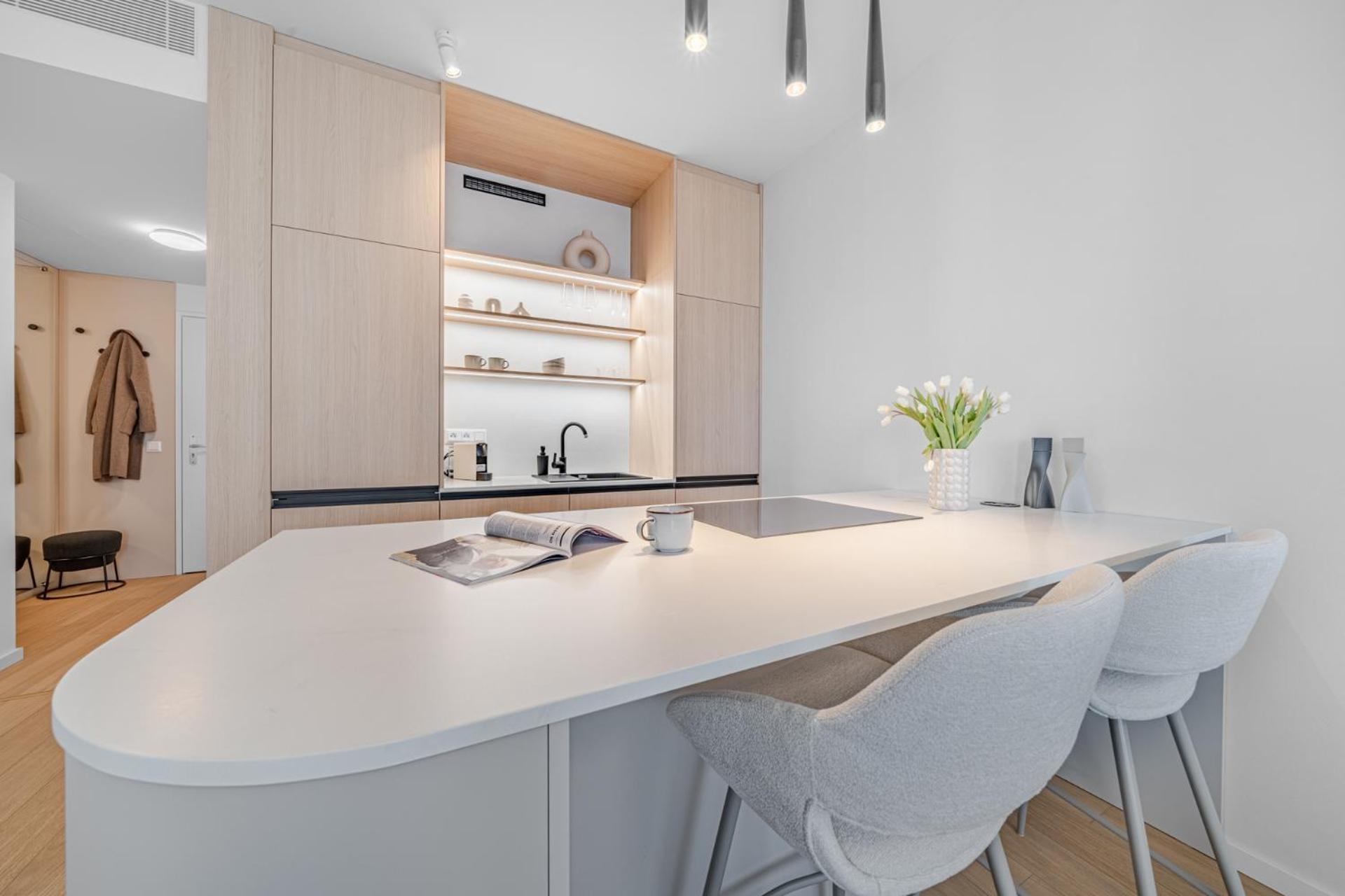 Cloud 9 Sky Park Elegance - Brand New With Stunning Views Apartment